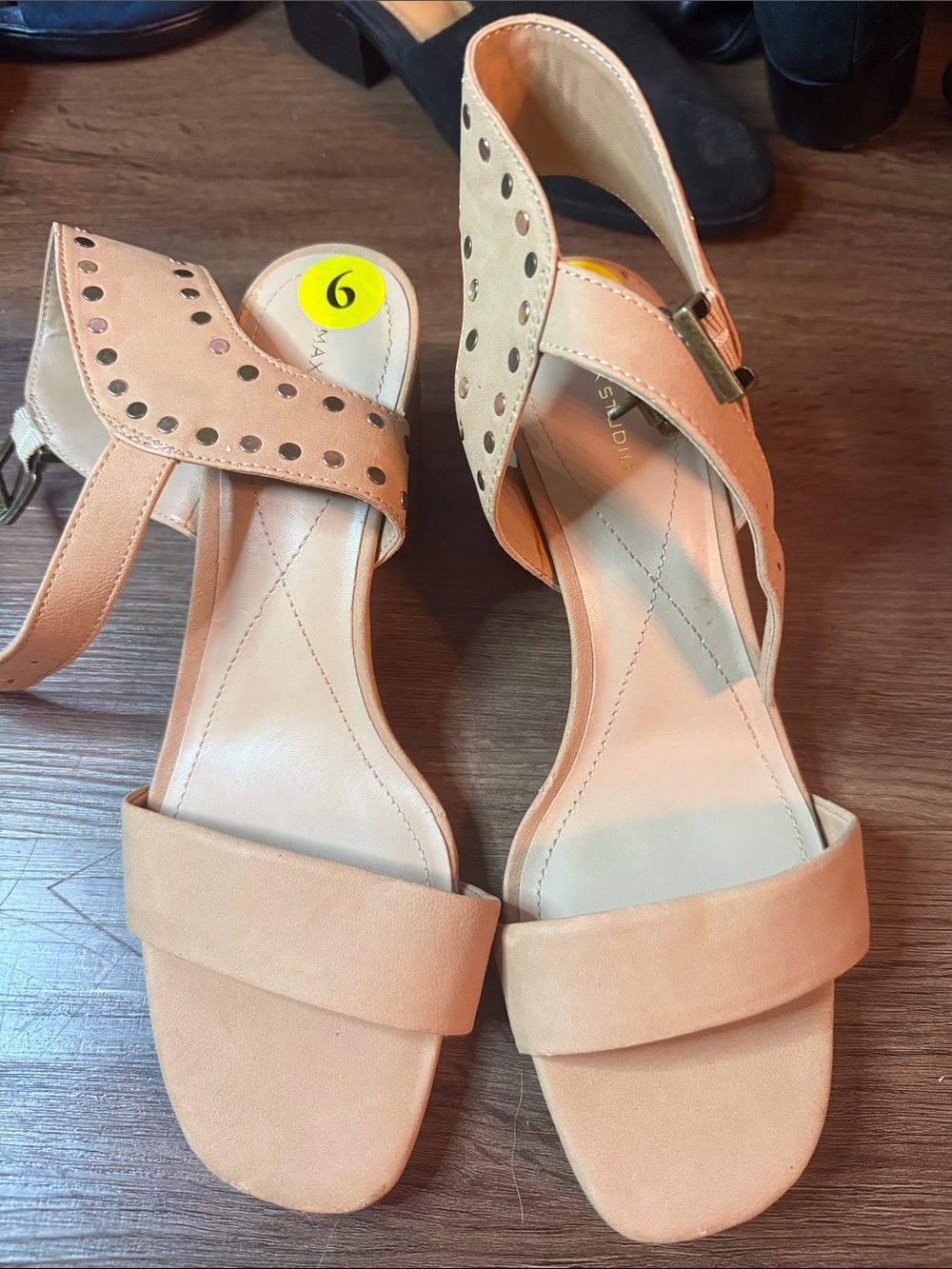 Max Studio Women’s Ankle Strap Sandals in Peach size 9.0 US EUR 39